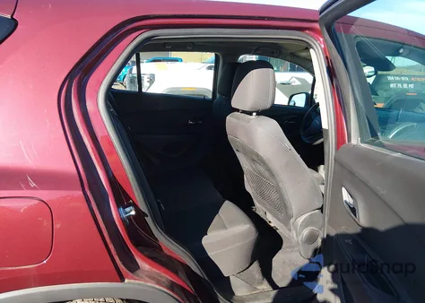 2016 Chevrolet Trax 1Ls z USA, uszkodzony, nr VIN 3GNCJNSB3GL222042